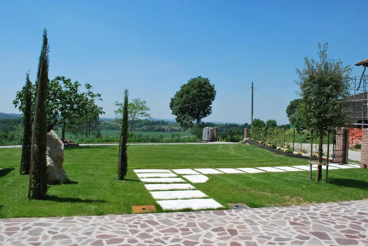 Antico Stemma di Corte Meneghella Monzambano Casa vacanze